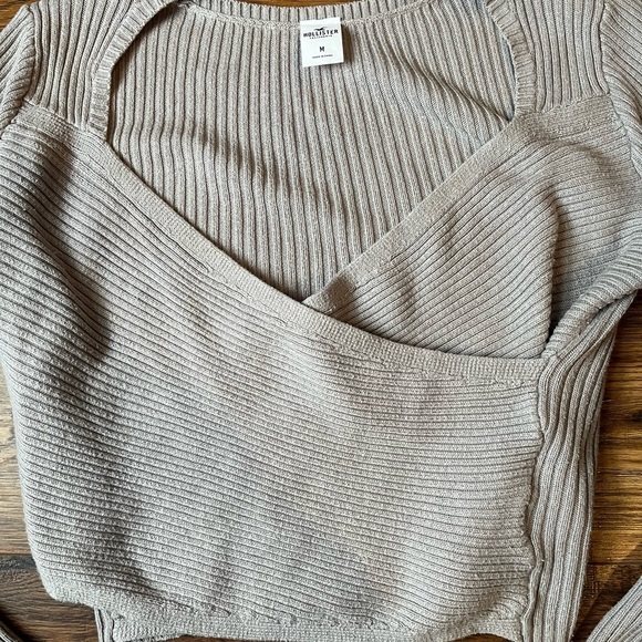 Hollister Womens Beige Grey Ribbed Knit Crop Wrap‎ Sweater Medium Casual - Picture 2 of 6